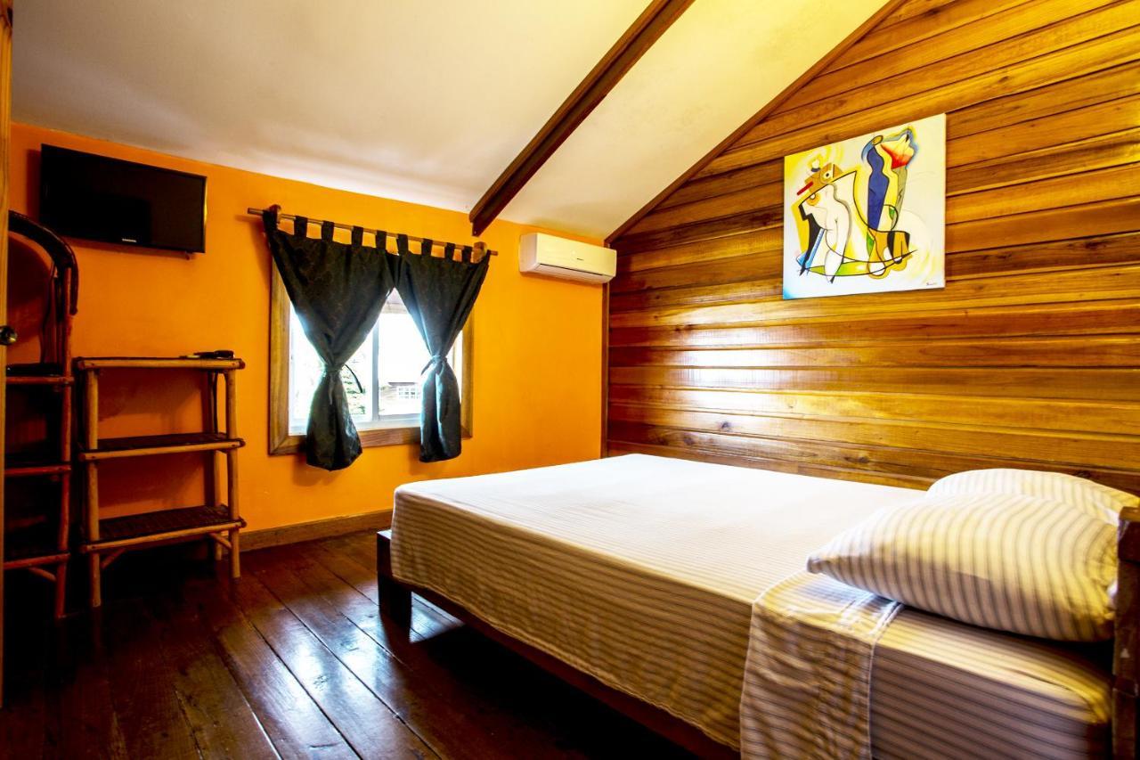 Hotel Olas Bocas del Toro Exterior photo